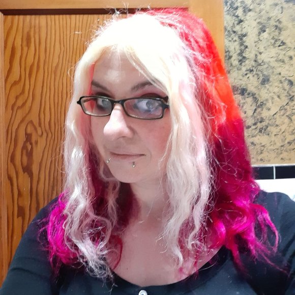 Meet your Posher, Jennifer - Picture 3 of 5